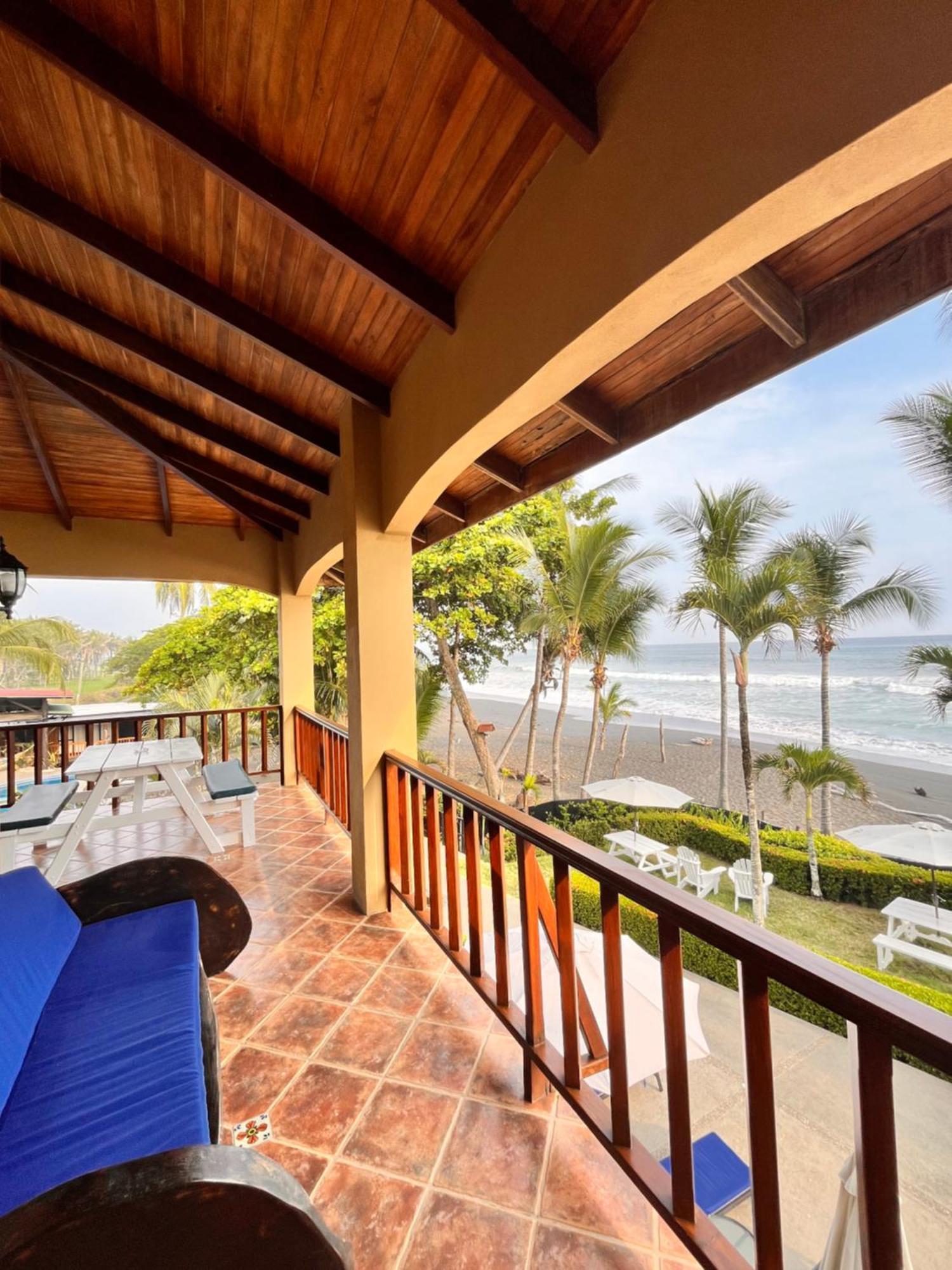 The Backyard Beachfront Hotel Jacó Dış mekan fotoğraf